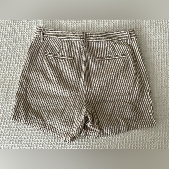 A NEW DAY Seersucker Striped Chino Shorts in Tan & Brown Stripe Coastal Size 6 - Picture 6 of 7